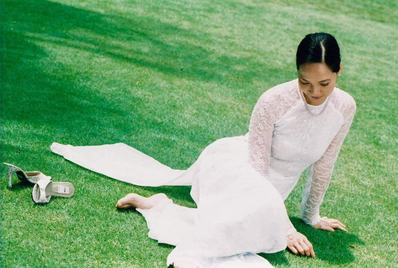 Áo dài tôn nhan sắc đậm chất Hà Nội xưa của NSND Lê Khanh