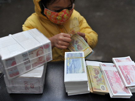 Một số loại tiền mệnh giá nhỏ, phí đổi lên tới 60 đến 70%