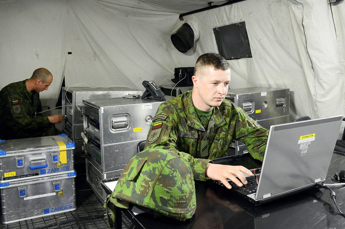 Nhiều thành viên NATO đang trợ giúp Ukraine thiết lập cơ sở hạ tầng công nghệ thông tin-truyền thông tiêu chuẩn NATO. Ảnh: NCI Agency. Nhiều thành viên NATO đang trợ giúp Ukraine thiết lập cơ sở hạ tầng công nghệ thông tin-truyền thông tiêu chuẩn NATO. Ảnh: NCI Agency.