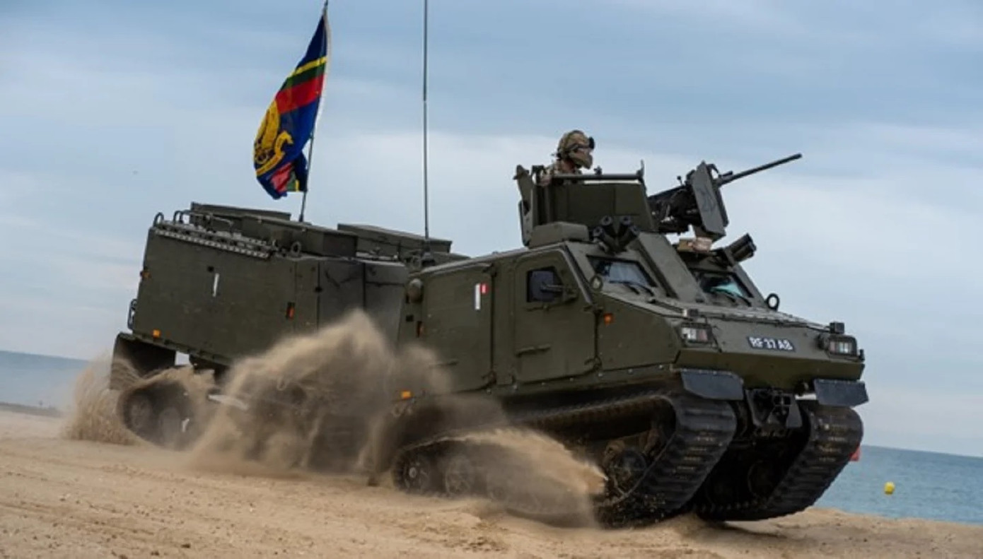 Xe lội nước bọc thép chạy mọi địa hình Viking Bvs10 của quân đội Anh. Ảnh: CSWFoto. Xe lội nước bọc thép chạy mọi địa hình Viking Bvs10 của quân đội Anh. Ảnh: CSWFoto.