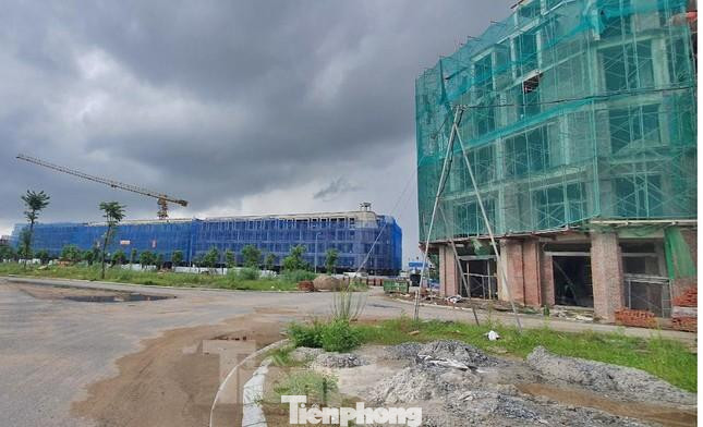 Các doanh nghiệp BĐS về nhà ở sẽ vấp phải nhiều sóng trong nửa cuối năm nay. Các doanh nghiệp BĐS về nhà ở sẽ vấp phải nhiều sóng trong nửa cuối năm nay.