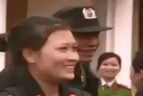 Những cô gái trẻ, hồn nhiên.... Những cô gái trẻ, hồn nhiên...