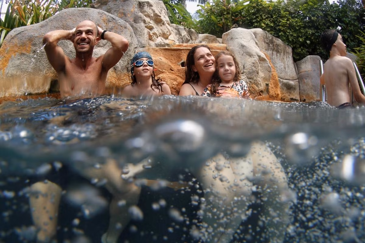 Phuket bắt đầu đón khách trở lại từ tháng Bảy. Ảnh: Reuters