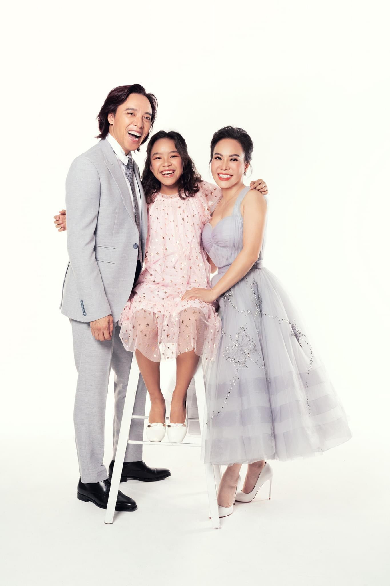 Hình ảnh gia đình Nghệ sĩ Việt Hương (Nguồn; Facebook Việt Hương)