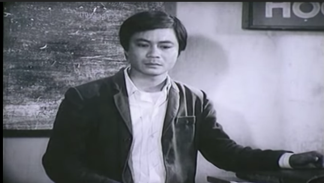 Người thầy phải đứng suốt cả buổi học... Người thầy phải đứng suốt cả buổi học...