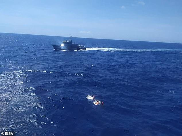 Ba mẹ con Chacon và bảo mẫu khi được tìm thấy. Ảnh: INEA