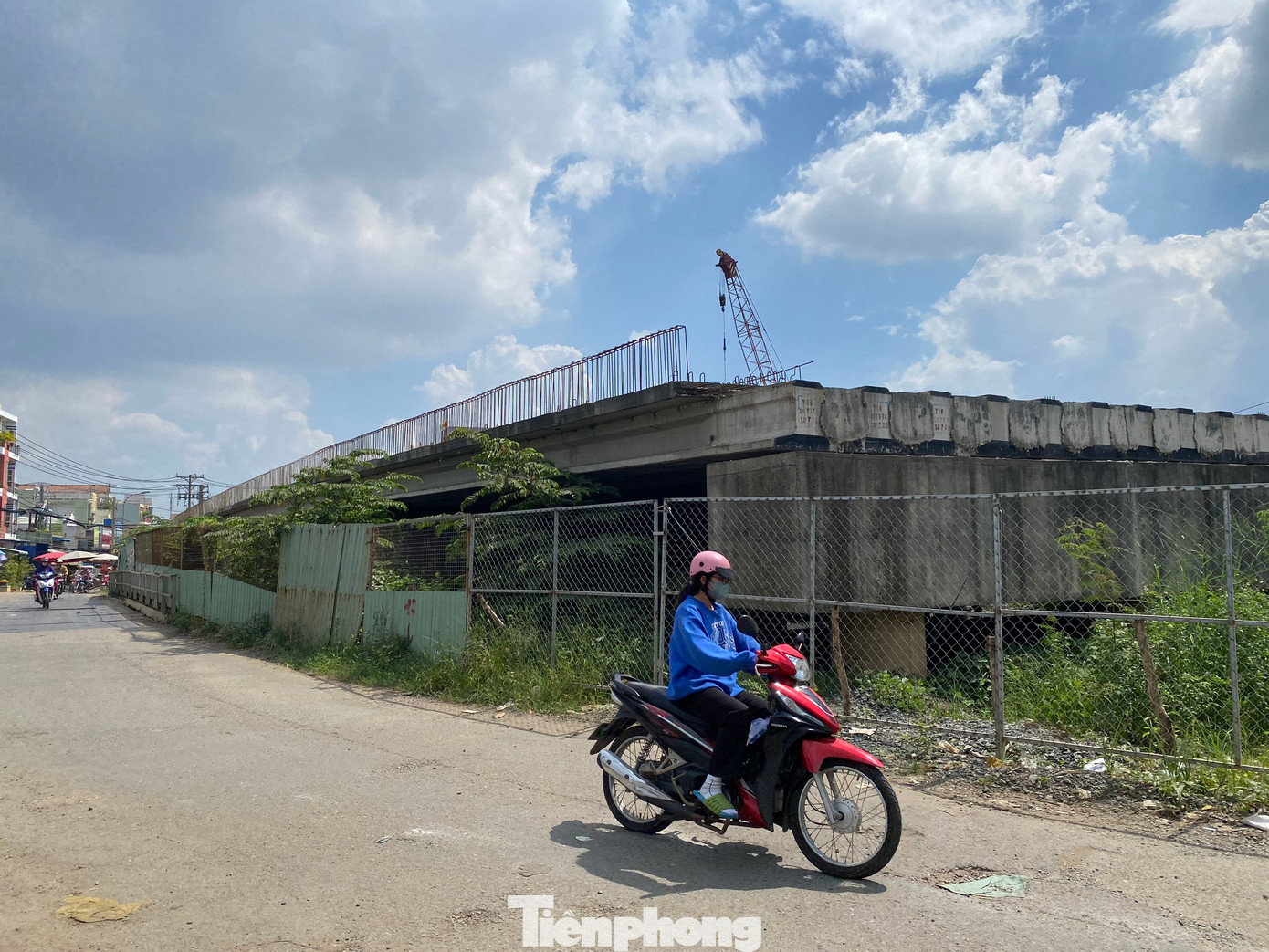 Công trình có tổng chiều dài đường và cầu 425m, trong đó cầu dài 93m, rộng 18m, thiết kế 4 làn xe.