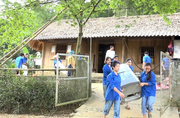 Chính quyền xã Tân Phúc đã đề xuất phương án bố trí khu tái định cư lâu dài cho các hộ dân ở khu vực bị sạt lở Chính quyền xã Tân Phúc đã đề xuất phương án bố trí khu tái định cư lâu dài cho các hộ dân ở khu vực bị sạt lở