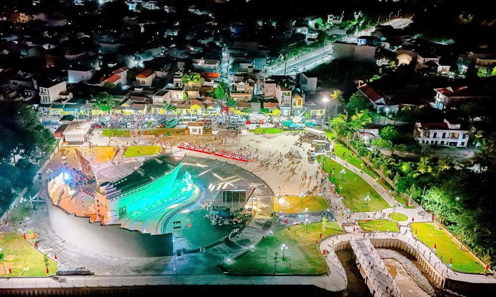 Khu lưu niệm đồng bào, chiến sĩ miền Nam tập kết ra Bắc năm 1954 tại TP Sầm Sơn (Thanh Hóa)