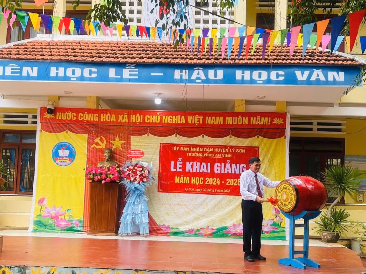 Hơn 23 triệu học sinh khai giảng năm học mới ảnh 84