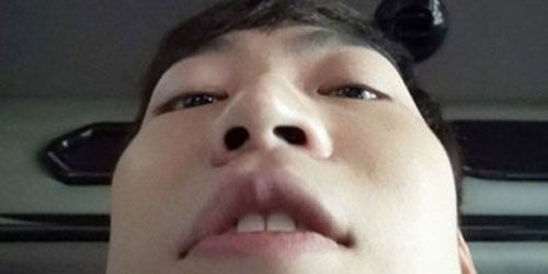 Cận cảnh John Park trông như diễn viên hài xứ Hàn hơn là anh chàng ca sĩ điển trai. Cận cảnh John Park trông như diễn viên hài xứ Hàn hơn là anh chàng ca sĩ điển trai