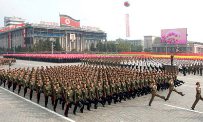 Binh lính và sĩ quan quân đội Bắc Triều Tiên trong cuộc duyệt binh ngày 10/10/2010. Binh lính và sĩ quan quân đội Bắc Triều Tiên trong cuộc duyệt binh ngày 10/10/2010