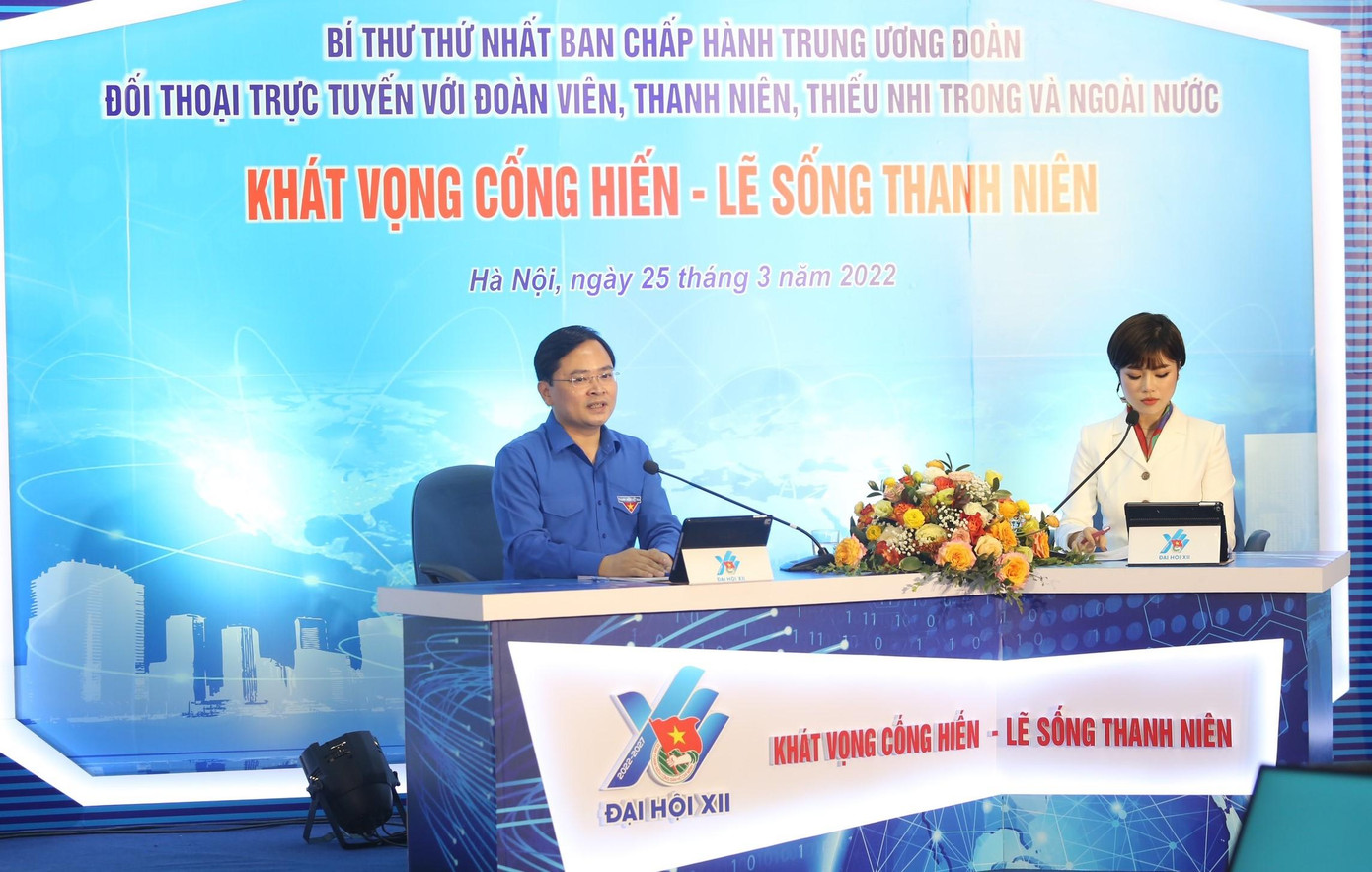 Ủy viên T.Ư Đảng, Bí thư thứ nhất T.Ư Đoàn Nguyễn Anh Tuấn trả lời giao lưu. Ảnh: Duy Phạm Ủy viên T.Ư Đảng, Bí thư thứ nhất T.Ư Đoàn Nguyễn Anh Tuấn trả lời giao lưu. Ảnh: Duy Phạm