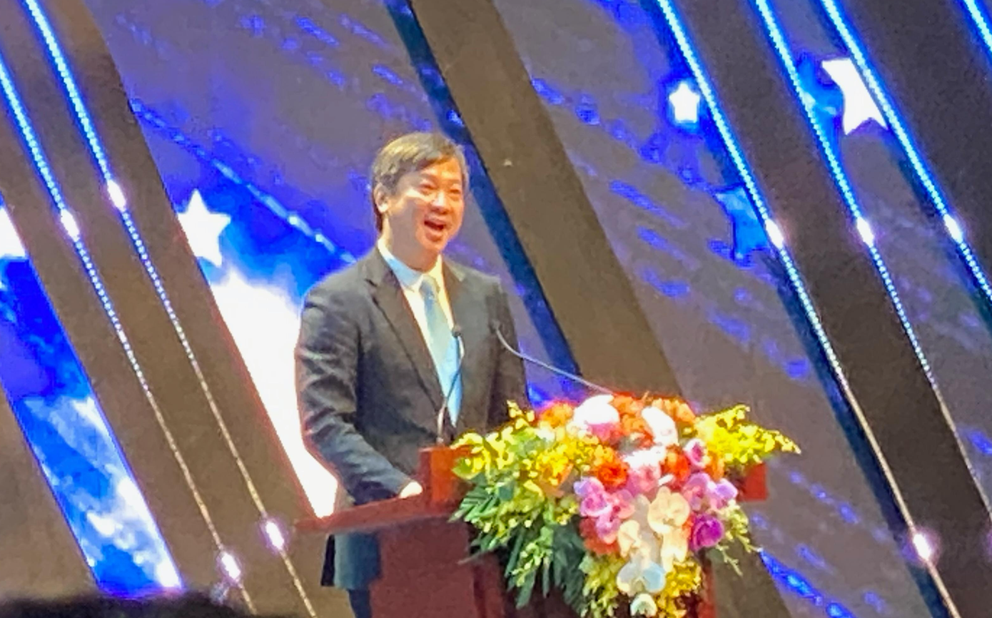 Ông Mai Hữu Tín - nguyên Chủ tịch Hội Doanh nhân trẻ Việt Nam khoá 4 - phát biểu tại Đại hội