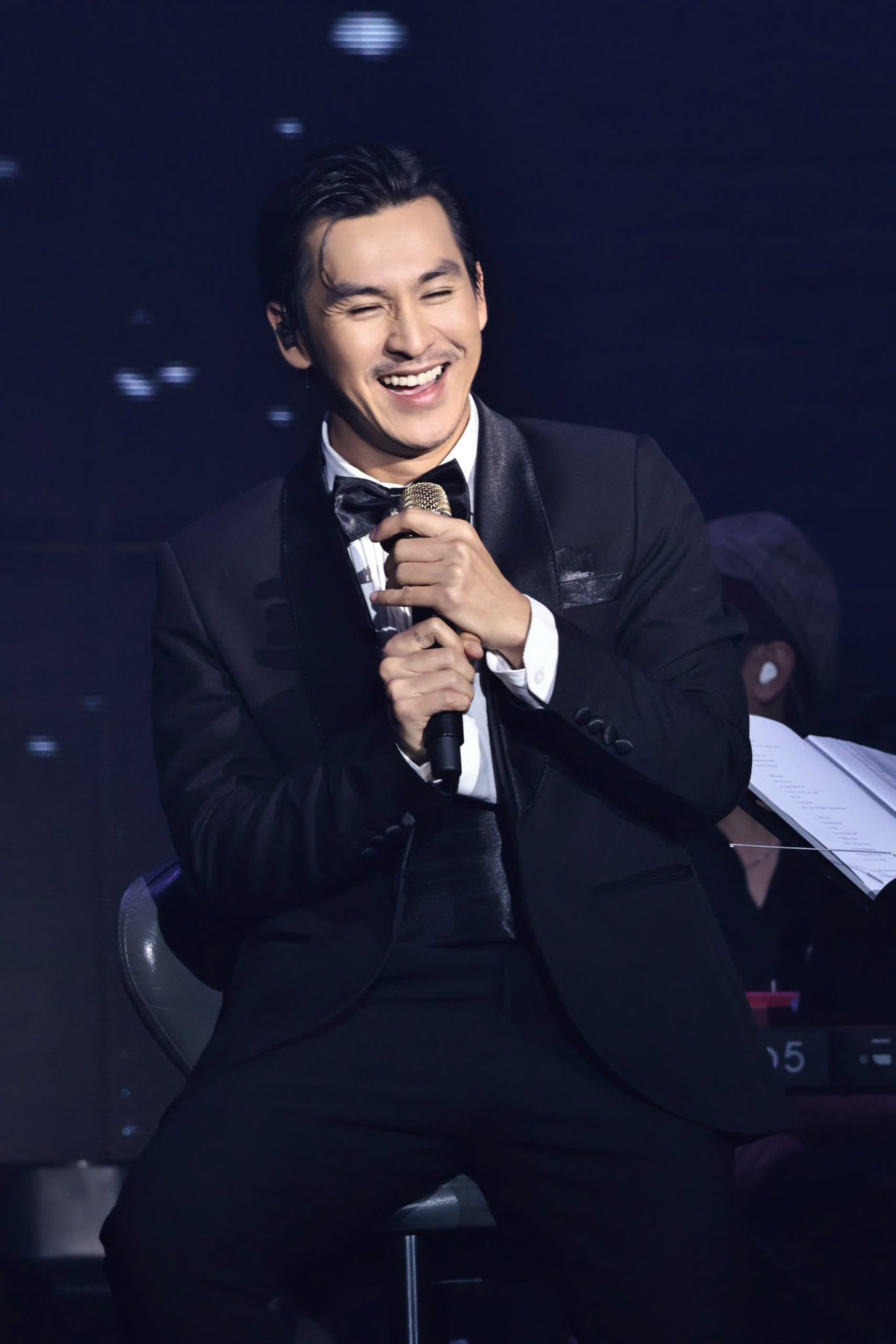 Từ một cậu thiếu niên đi "đu concert", nay Thiên Minh trở thành nghệ sĩ trình diễn tại concert Anh Trai Vượt Ngàn Chông Gai có hàng chục ngàn khán giả. Từ một cậu thiếu niên đi "đu concert", nay Thiên Minh trở thành nghệ sĩ trình diễn tại concert Anh Trai Vượt Ngàn Chông Gai có hàng chục ngàn khán giả.