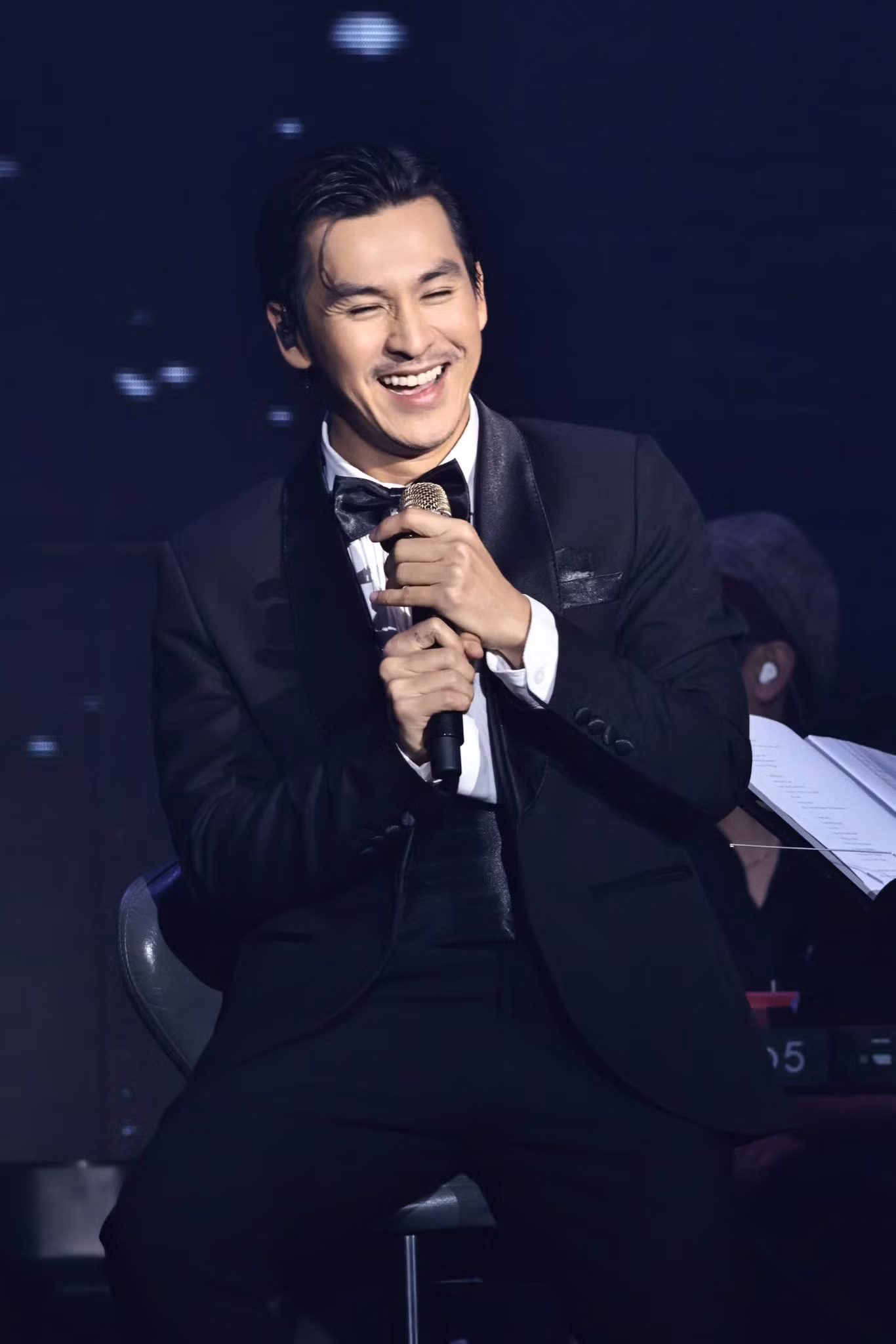 Từ một cậu thiếu niên đi "đu concert", nay Thiên Minh trở thành nghệ sĩ trình diễn tại concert Anh Trai Vượt Ngàn Chông Gai có hàng chục ngàn khán giả.