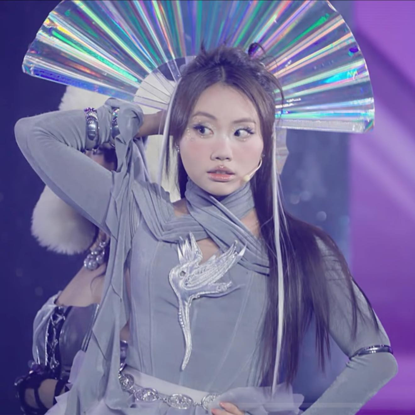 "Vua trò chơi" Phương Mỹ Chi đổi mục tiêu sau màn chào sân AAA: "Thôi coi xong tập 1 thấy làm key visual không hợp. Chuyển qua làm main dancer vậy, mọi người đợi tập sau nha". "Vua trò chơi" Phương Mỹ Chi đổi mục tiêu sau màn chào sân AAA: "Thôi coi xong tập 1 thấy làm key visual không hợp. Chuyển qua làm main dancer vậy, mọi người đợi tập sau nha".