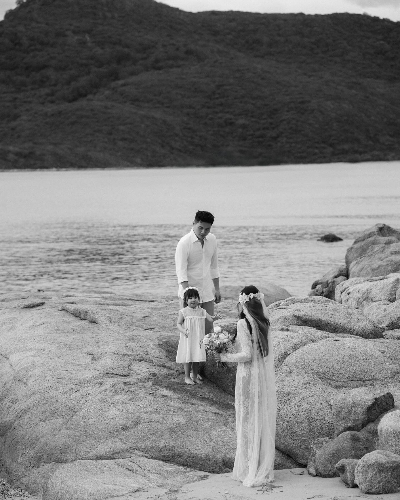 Lễ cưới của Salim và Hải Long sẽ diễn ra trong hai ngày: 9/3 tại Nha Trang dành cho bạn bè và 19/3 tại Hà Nội dành cho người thân.