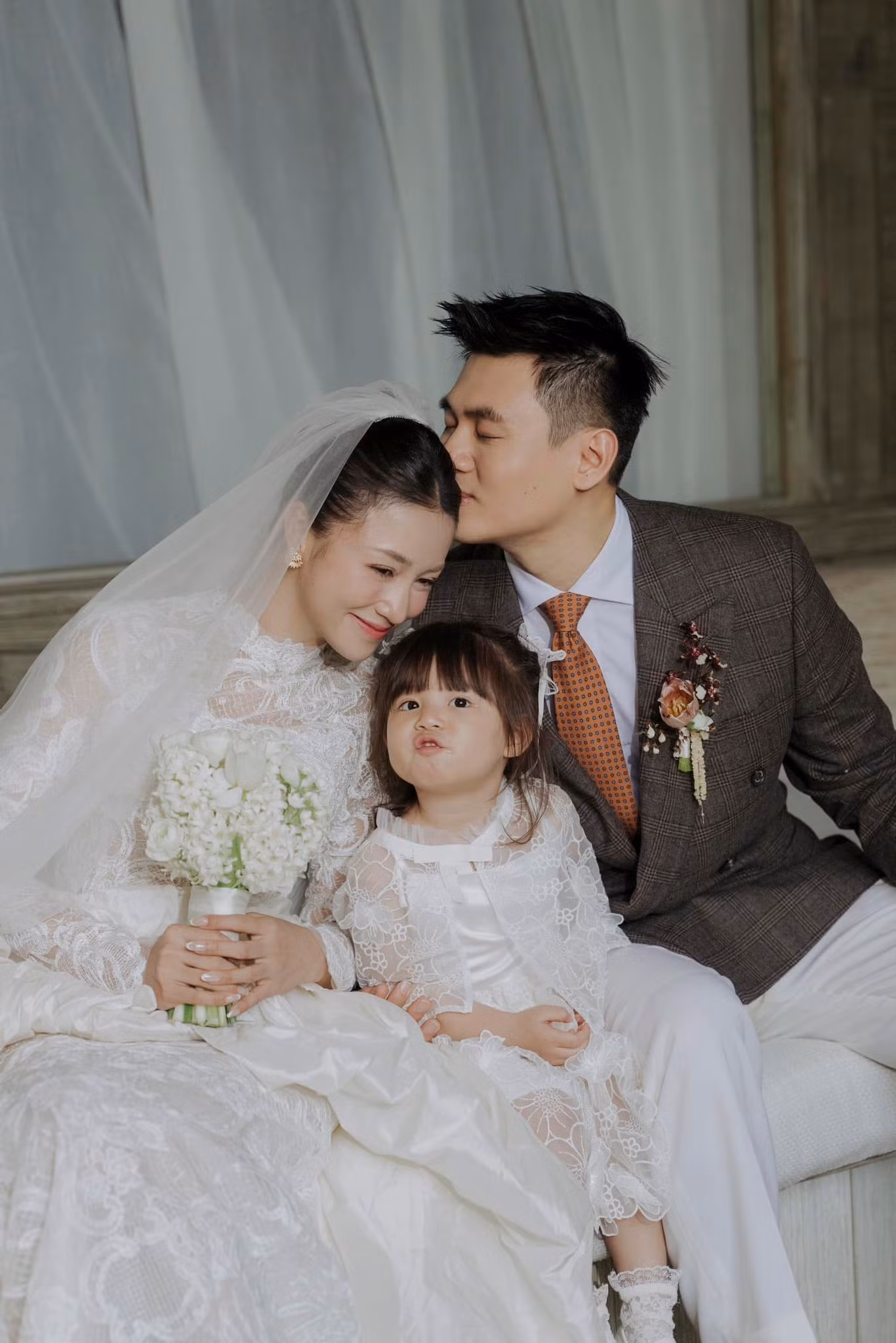 "Gia đình nhỏ, hạnh phúc to" của Salim - Hải Long - Pamela Hải Đường.