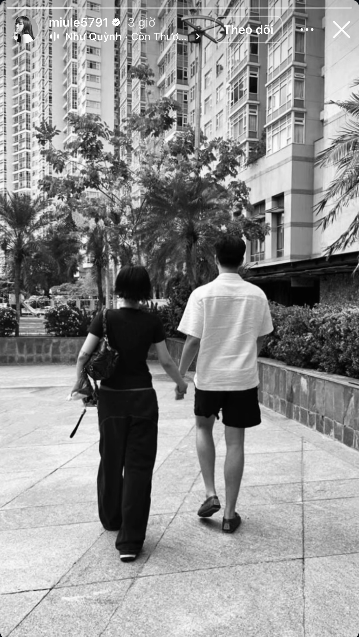 Miu Lê bất ngờ chia sẻ hình ảnh "mập mờ" với một chàng trai.