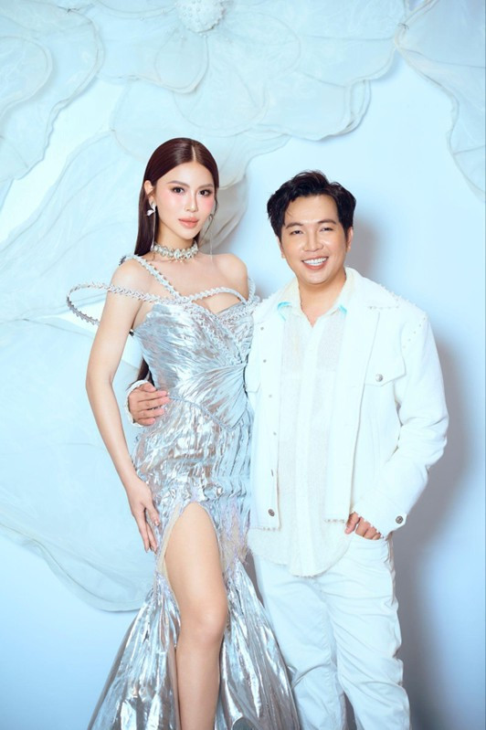 Á hậu Thủy Tiên trong Bộ sưu tập mới nhất từ NTK Ivan Trần. Á hậu Thủy Tiên trong Bộ sưu tập mới nhất từ NTK Ivan Trần.