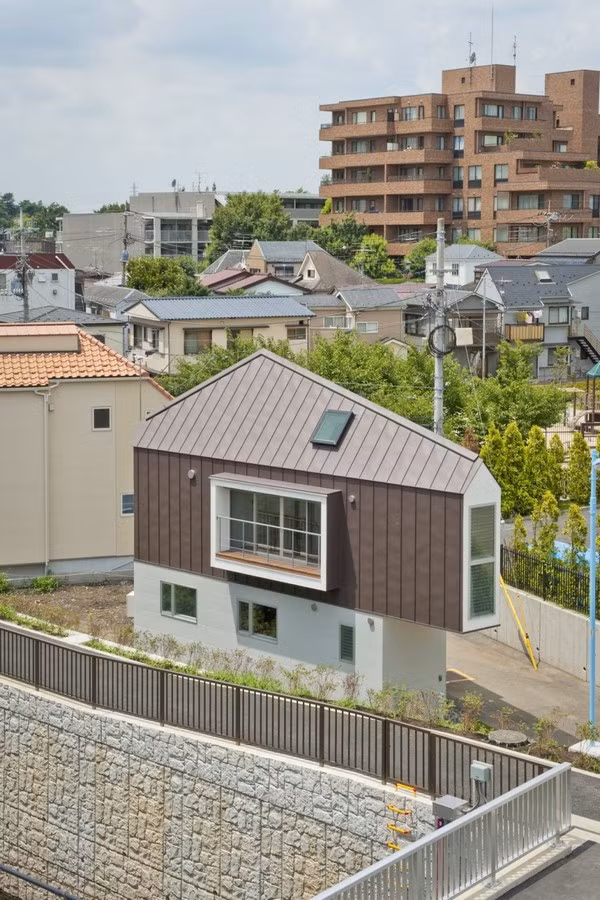 Ngôi nhà nhìn từ ngoài.