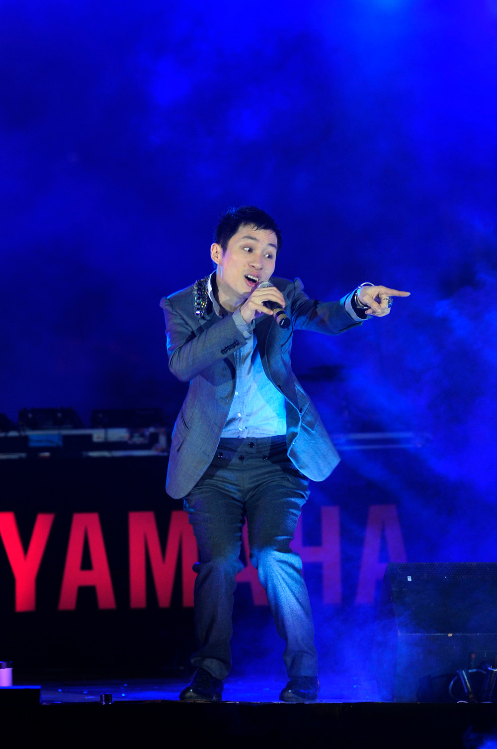 Tùng Dương với Con cò và Giăng tơ