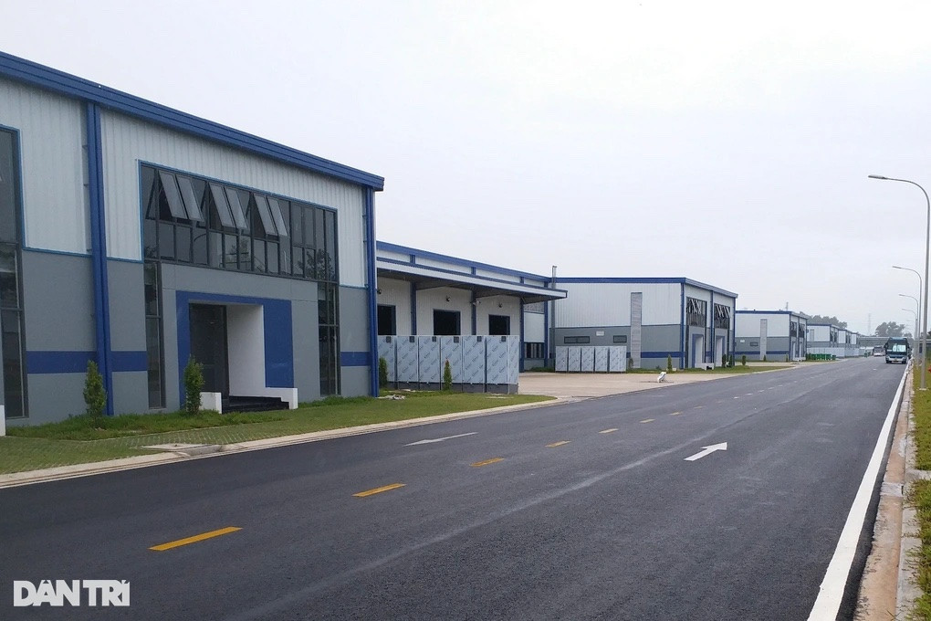 Năm 2024, phân khúc nhà xưởng xây sẵn được nhiều doanh nghiệp thuê để đặt nhà máy sản xuất, kinh doanh (Ảnh: Xuân Trường). Năm 2024, phân khúc nhà xưởng xây sẵn được nhiều doanh nghiệp thuê để đặt nhà máy sản xuất, kinh doanh (Ảnh: Xuân Trường).