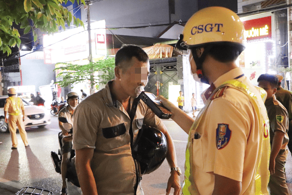 Trong tháng 2/2024 lực lượng CSGT TP.HCM đã xử lý gần 16 nghìn trường hợp người điều khiển phương tiện giao thông vi phạm nồng độ cồn. Ảnh: Linh An