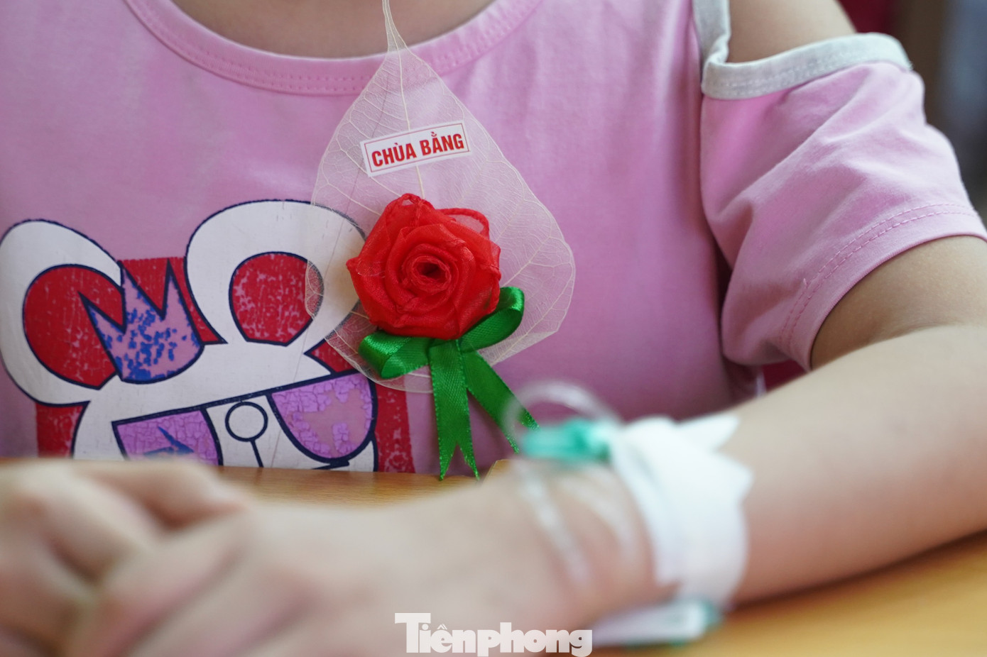 Thực hành hiếu đạo là bổn phận, trách nhiệm của bất kỳ ai, trong bất kỳ hoàn cảnh nào của cuộc sống thường nhật. Nghi lễ "Bông hồng cài áo" trong lễ Vu Lan đã trở thành nét văn hóa truyền thống có ý nghĩa nhân văn sâu sắc, là dịp nhắc nhở mỗi người con, trong cuộc sống dù bộn bề lo toan nhưng vẫn luôn từng giờ, từng phút không quên báo hiếu với cha mẹ.