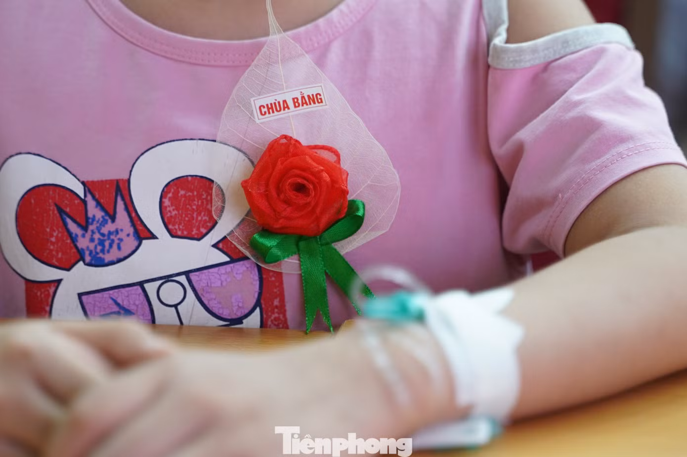 Thực hành hiếu đạo là bổn phận, trách nhiệm của bất kỳ ai, trong bất kỳ hoàn cảnh nào của cuộc sống thường nhật. Nghi lễ "Bông hồng cài áo" trong lễ Vu Lan đã trở thành nét văn hóa truyền thống có ý nghĩa nhân văn sâu sắc, là dịp nhắc nhở mỗi người con, trong cuộc sống dù bộn bề lo toan nhưng vẫn luôn từng giờ, từng phút không quên báo hiếu với cha mẹ.