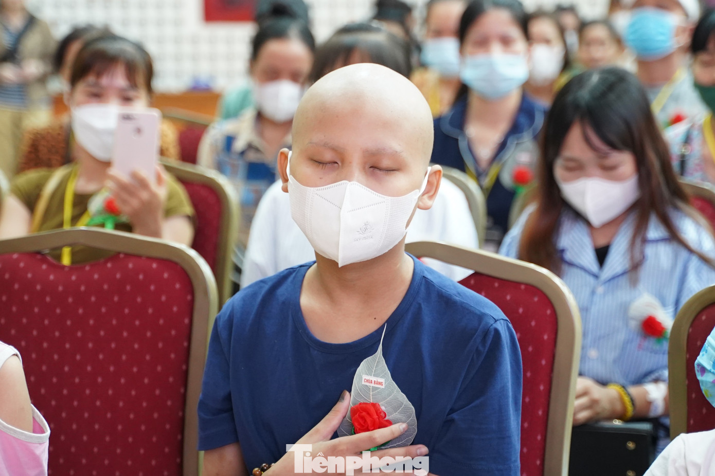 Tại buổi lễ, người bệnh và người chăm sóc được nghe Hòa thượng Thích Bảo Nghiêm giảng giải về ý nghĩa của ngày lễ Vu Lan với những niềm hoài cảm sâu sắc của phận làm con hướng về đấng sinh thành: “Ai sống trên đời cũng phải trải qua Sinh – Lão – Bệnh – Tử, đó là quy luật tất yếu của cuộc sống. Vì vậy, hãy cứ vui cười và tránh những cảm xúc tiêu cực để có thể mau lành bệnh. Nếu ai đó còn cha mẹ trên đời, hãy nghĩ về việc phải cố gắng khỏe mạnh để trở về phụng dưỡng báo hiếu mẹ cha. Còn nếu ai đó đã mất đi cha mẹ, hãy nghĩ rằng cha mẹ không hề mong muốn chúng ta gặp những điều không may mắn, thậm chí còn phù hộ để chiến thắng bệnh tật".