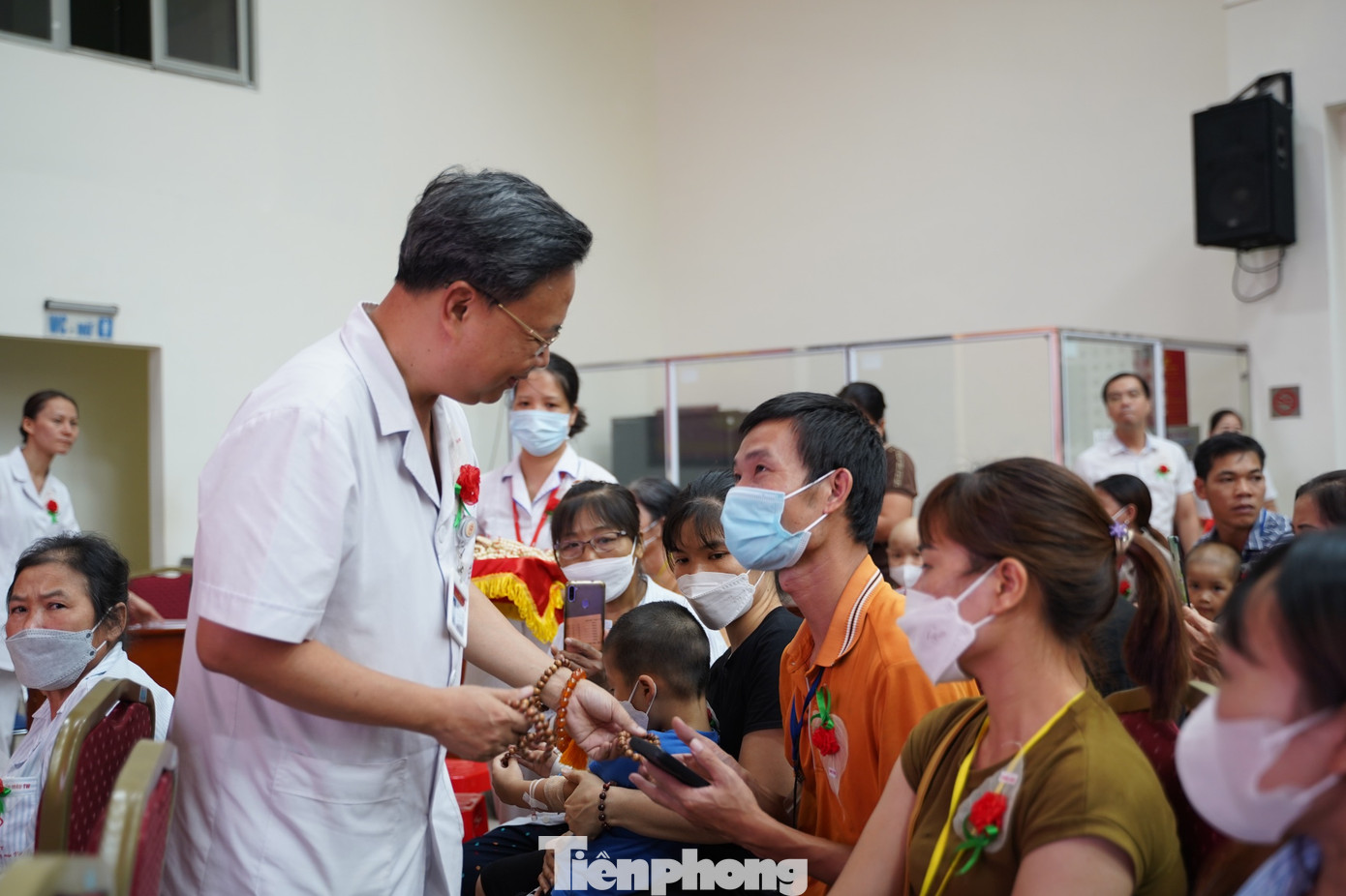 Buổi lễ phần nào hỗ trợ tinh thần cho bệnh nhân vượt qua khó khăn bệnh tật.