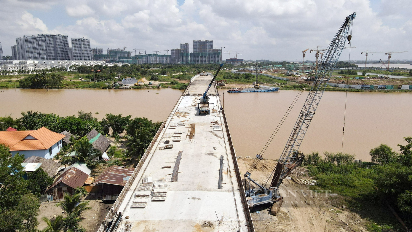 Theo quan sát, ngay gần chân cầu Long Đại, phía phường Long Bình là dự án Vinhomes Grand Park có tổng quy mô khoảng 272 ha.
