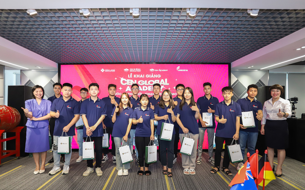 Học viên Cen Global Academy hào hứng bước vào hành trình đào tạo trở thành nhân lực toàn cầu.