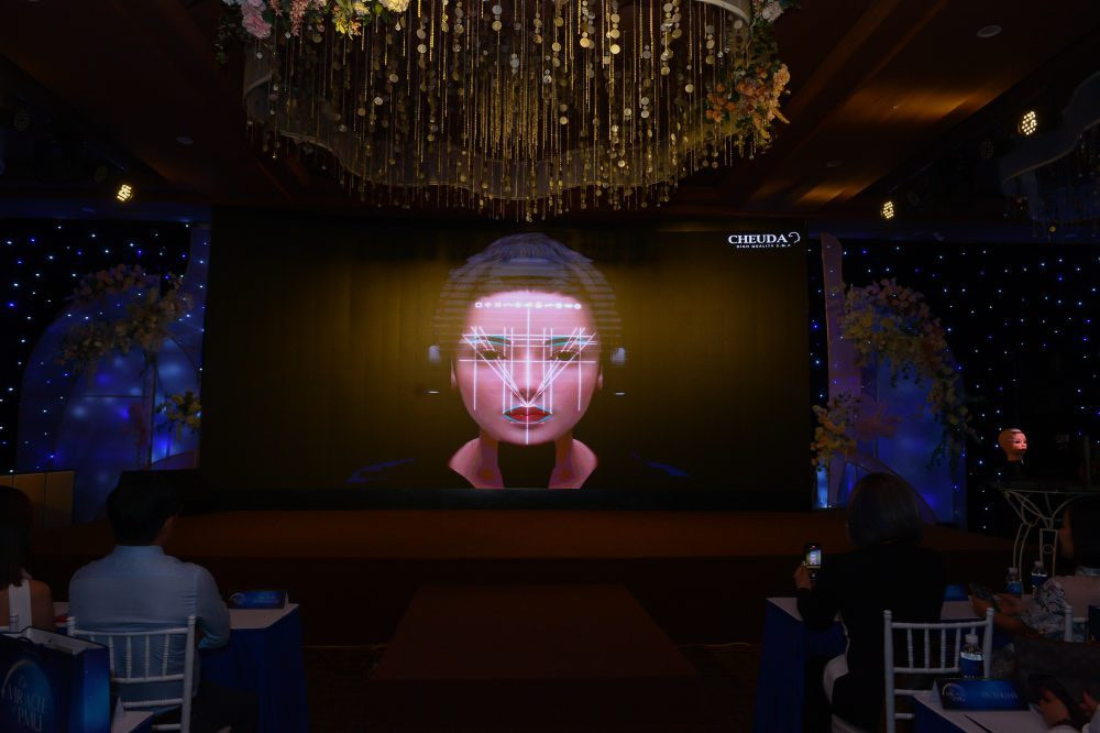 Công nghệ trí tuệ nhân tạo giúp phân tích gương mặt khách theo các tỷ lệ, bố cục hài hòa, hợp lý, tự đó đưa ra gợi ý về sự chỉnh sửa một cách khoa học và đạt tính thẩm mỹ cao Công nghệ trí tuệ nhân tạo giúp phân tích gương mặt khách theo các tỷ lệ, bố cục hài hòa, hợp lý, tự đó đưa ra gợi ý về sự chỉnh sửa một cách khoa học và đạt tính thẩm mỹ cao