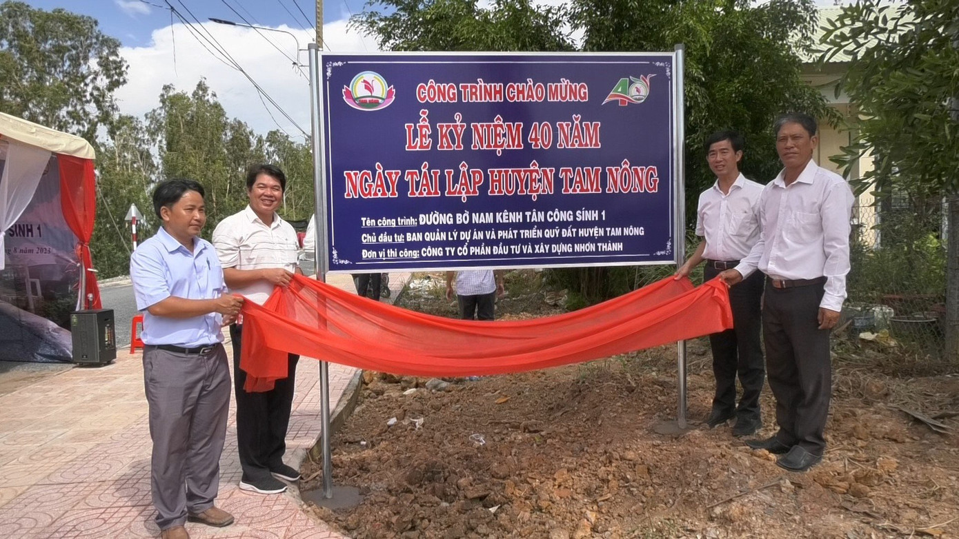 Khánh thành công trình chào mừng 40 năm tái lập huyện Tam Nông. Khánh thành công trình chào mừng 40 năm tái lập huyện Tam Nông.