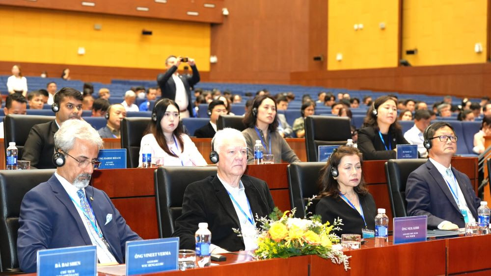 Các đại biểu tham dự diễn đàn