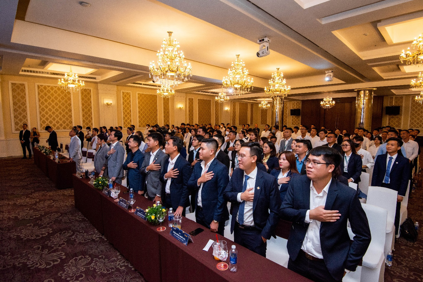 Sự kiện “Happy One Central - The Best Salesman” thu hút hàng trăm chuyên viên tư vấn đến từ hệ thống phân phối dự án: Cen Bình Dương, QS Land, Vivahomes Sự kiện “Happy One Central - The Best Salesman” thu hút hàng trăm chuyên viên tư vấn đến từ hệ thống phân phối dự án: Cen Bình Dương, QS Land, Vivahomes