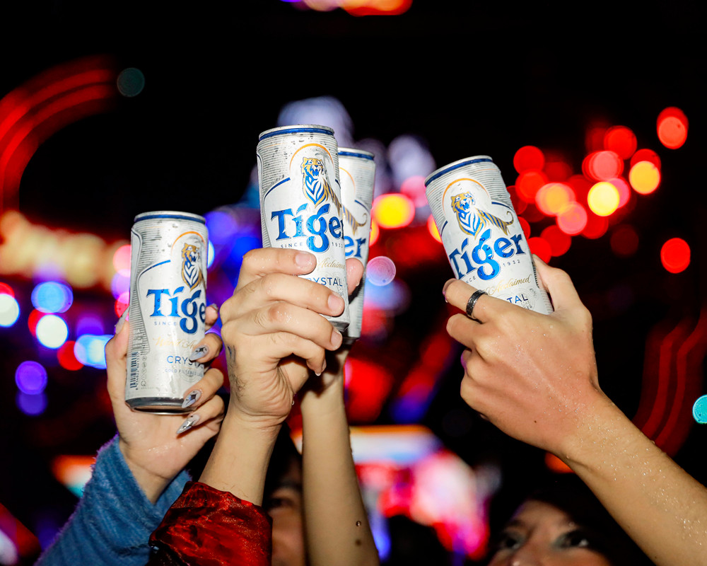 Gặp lại hội bạn thân hay sum họp gia đình là những hoạt động ý nghĩa góp phần tạo nên một kỳ nghỉ sôi động và náo nhiệt.