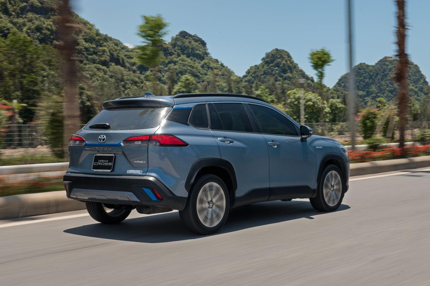 Toyota Hybrid tiết kiệm nhiên liệu. Ảnh: TMV Toyota Hybrid tiết kiệm nhiên liệu. Ảnh: TMV