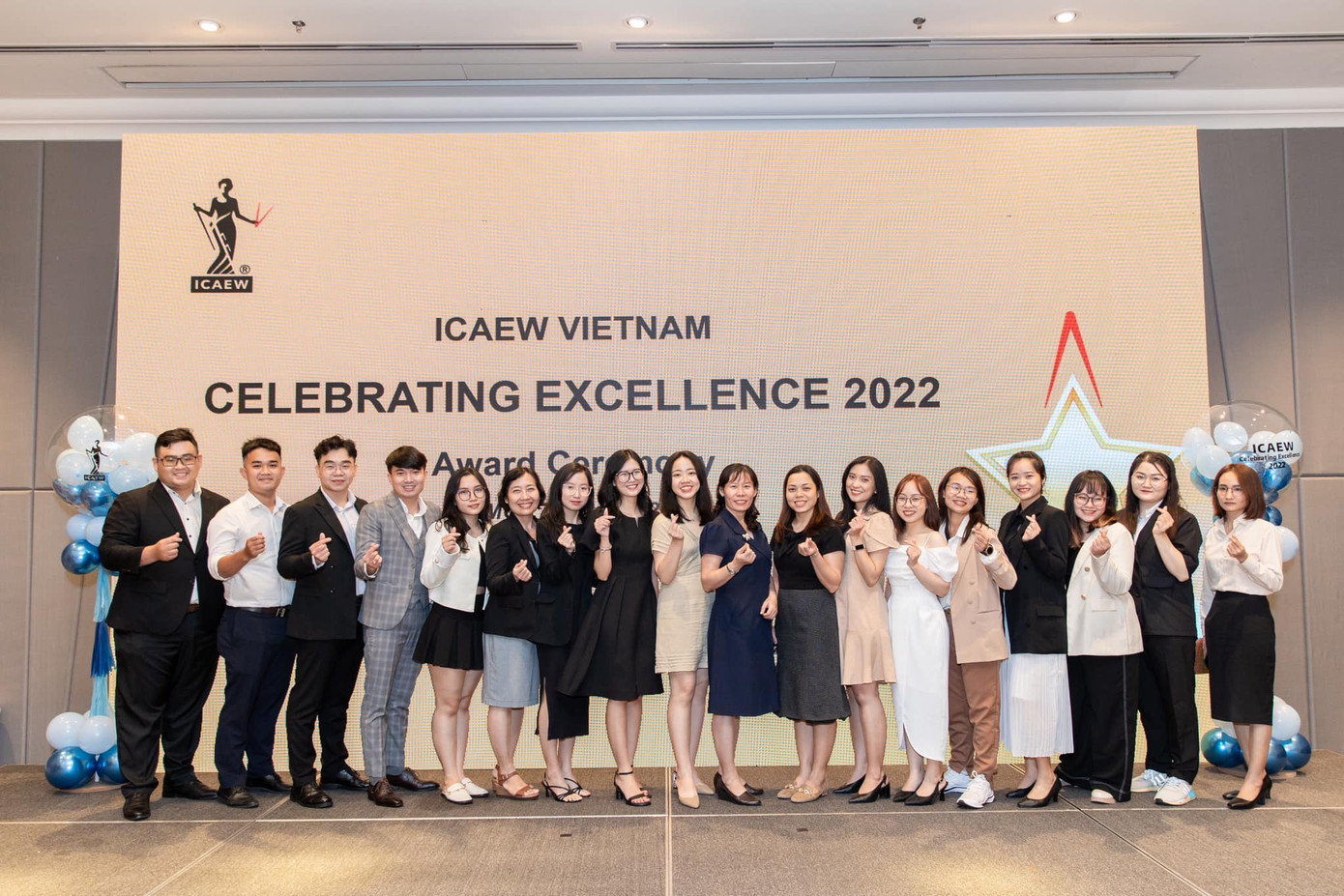 Sinh viên trường ĐH Tôn Đức Thắng trong buổi Lễ trao chứng chỉ ICAEW CFAB năm 2022 Sinh viên trường ĐH Tôn Đức Thắng trong buổi Lễ trao chứng chỉ ICAEW CFAB năm 2022