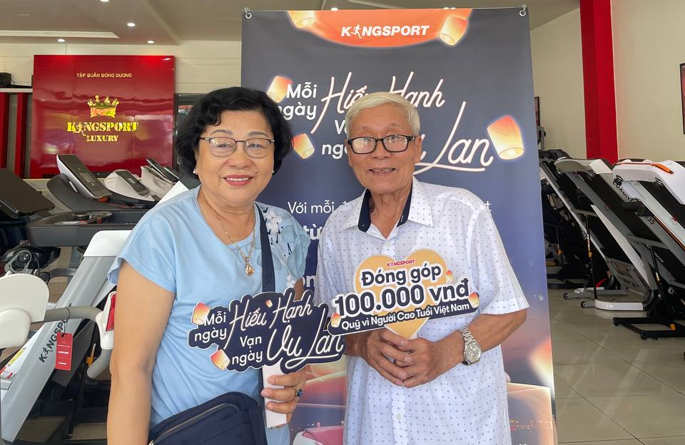 Nhiều khách hàng chung tay cùng KingSport đóng góp vào Quỹ vì Người cao tuổi