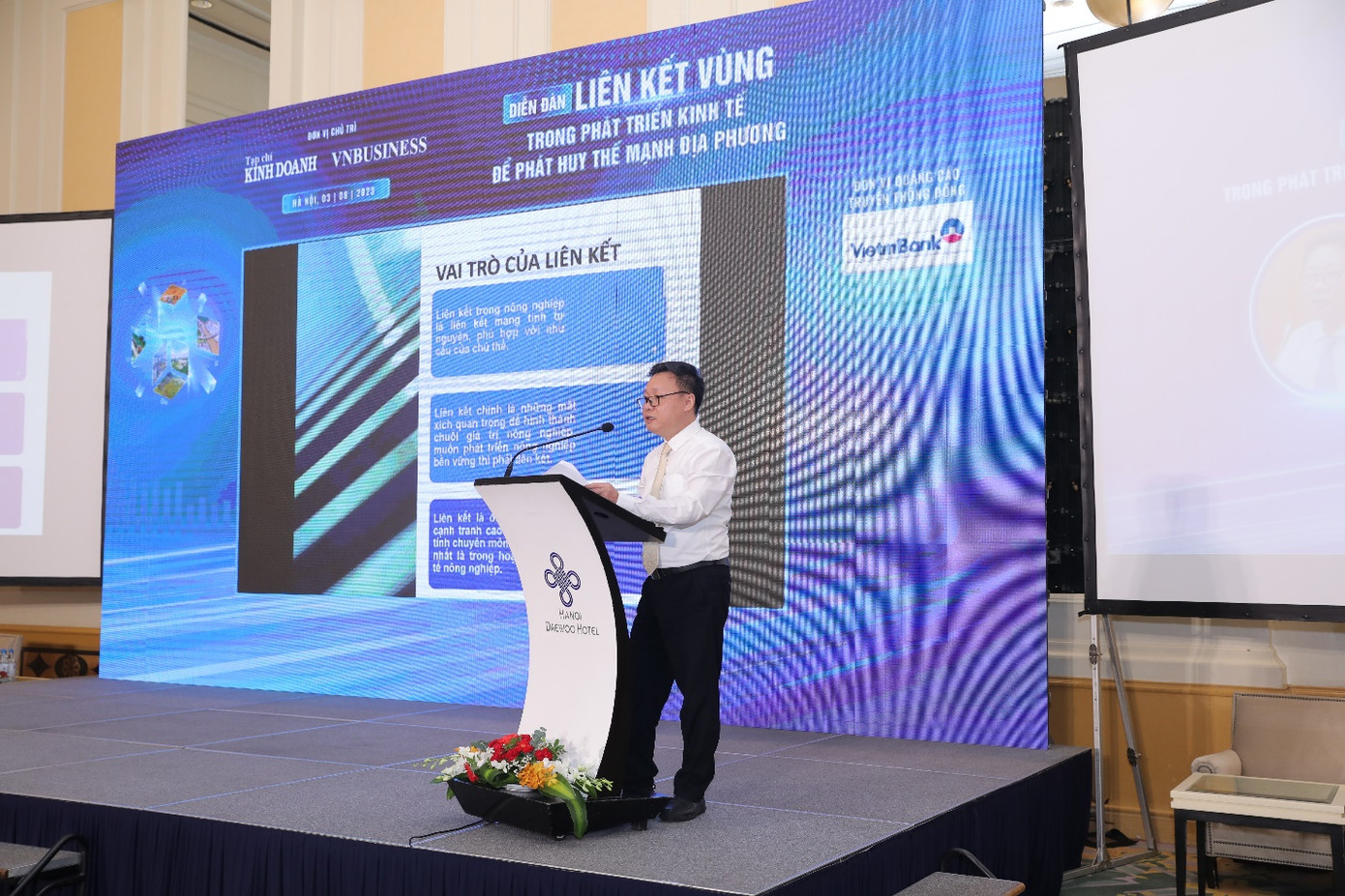 Ông Vũ Mạnh Hùng, Vụ trưởng Vụ Nông nghiệp và Phát triển Nông thôn (Ban Kinh tế Trung ương) Ông Vũ Mạnh Hùng, Vụ trưởng Vụ Nông nghiệp và Phát triển Nông thôn (Ban Kinh tế Trung ương)