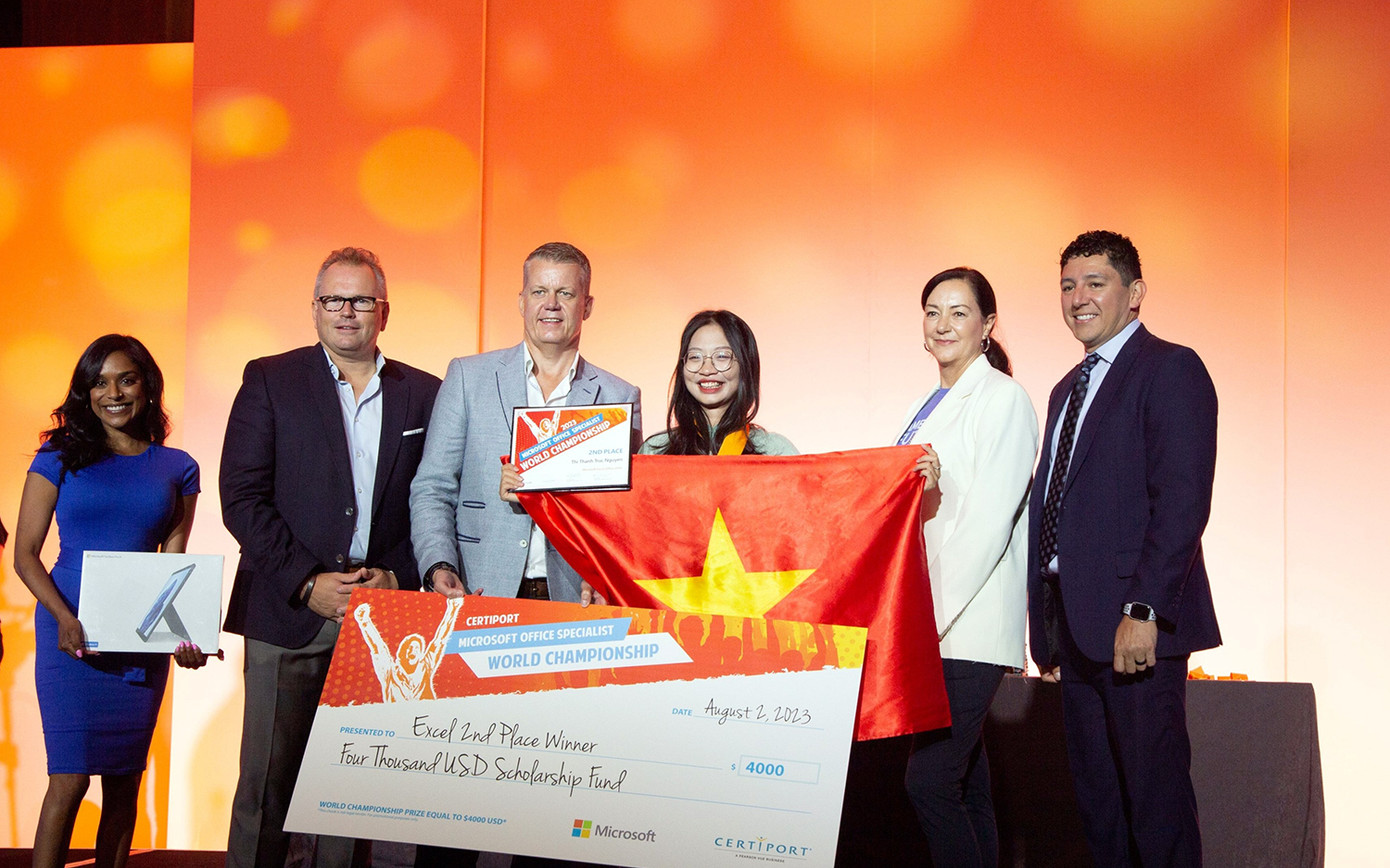 Nữ sinh Nguyễn Thị Thanh Trúc xuất sắc giành HCB Vòng chung kết Vô địch Tin học văn phòng thế giới 2023.