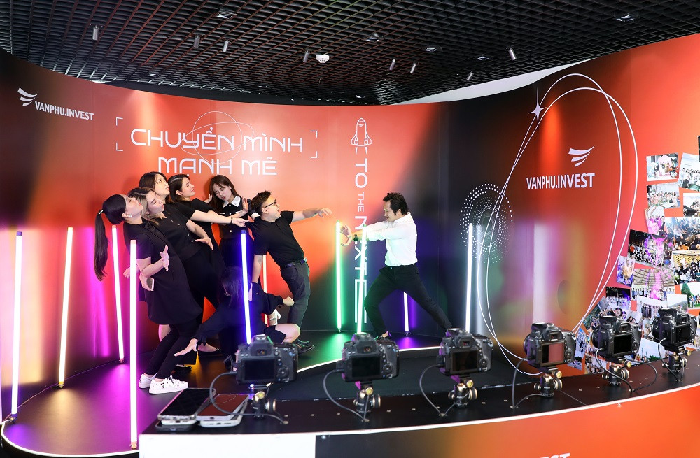 Khách tham quan thoả sức sáng tạo với công nghệ chụp hình bullet time hiện đại