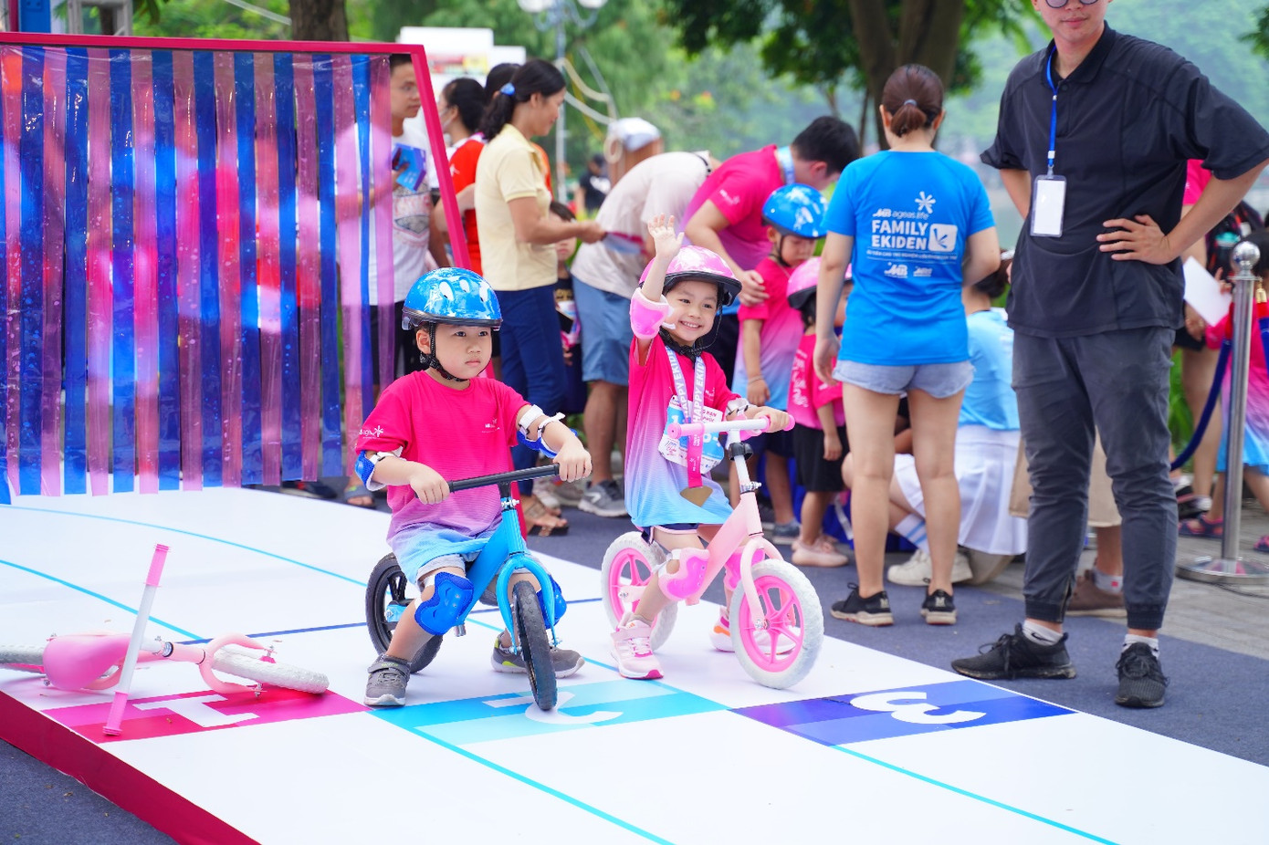 Nhiều hoạt động bên lề ở giải chạy