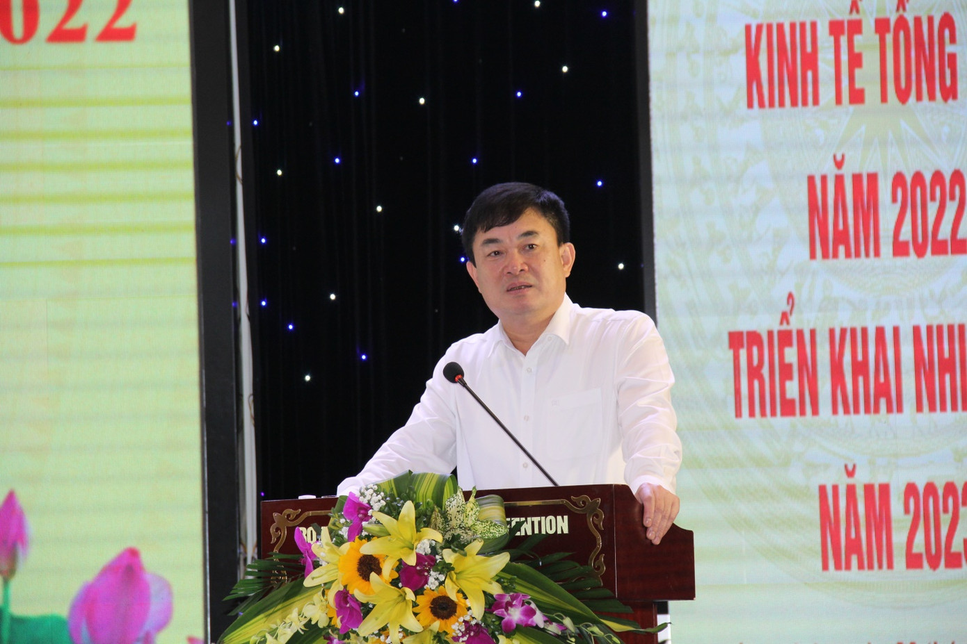 Đồng chí Ngô Hoàng Ngân - Bí thư Đảng uỷ, Chủ tịch HĐTV Tập đoàn TKV ghi nhận, biểu dương và đánh giá cao các lĩnh vực kinh tế tổng hợp từ Tập đoàn đến các đơn vị. Đồng chí Ngô Hoàng Ngân - Bí thư Đảng uỷ, Chủ tịch HĐTV Tập đoàn TKV ghi nhận, biểu dương và đánh giá cao các lĩnh vực kinh tế tổng hợp từ Tập đoàn đến các đơn vị.