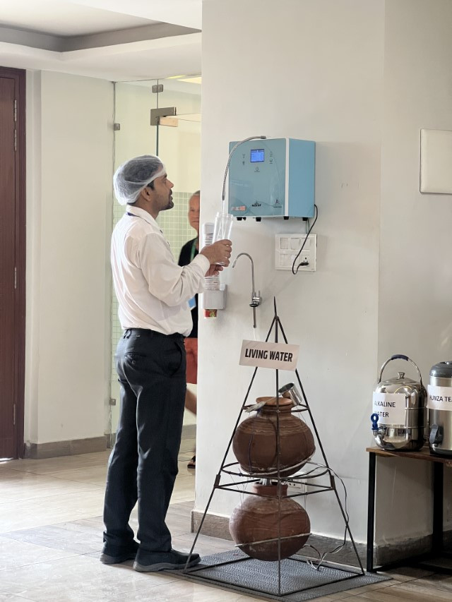 Máy lọc nước điện giải giúp cải thiện nguồn nước, cung cấp nước ion kiềm chăm sóc sức khỏe