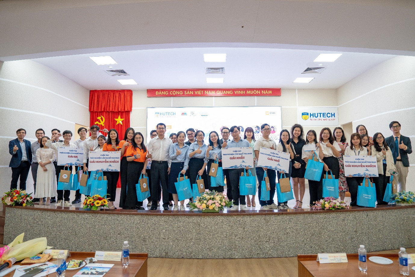 Hội thảo với nhiều thông tin hữu ích giúp sinh viên tự tin với hành trình theo đuổi đam mê